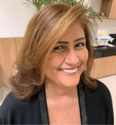 Dra. Maria Diamond — Advogada Sênior em Direito Internacional e Imobiliário com mais de 36 anos de experiência.